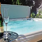 Urlaubsglueck Villa