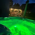 Urlaubsglueck Villa *